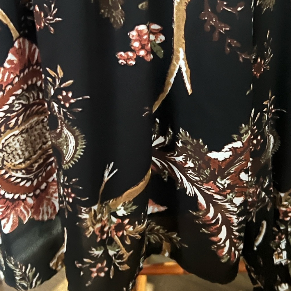Elegant Black and Brown Blouse - Picture 8 of 11